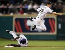 Capthta10104200101brewers_astros_basebal