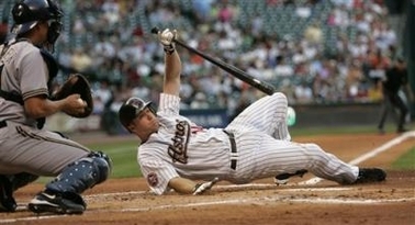 Capthta10204180043brewers_astros_basebal