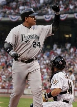 Capthta10504050107marlins_astros_basebal